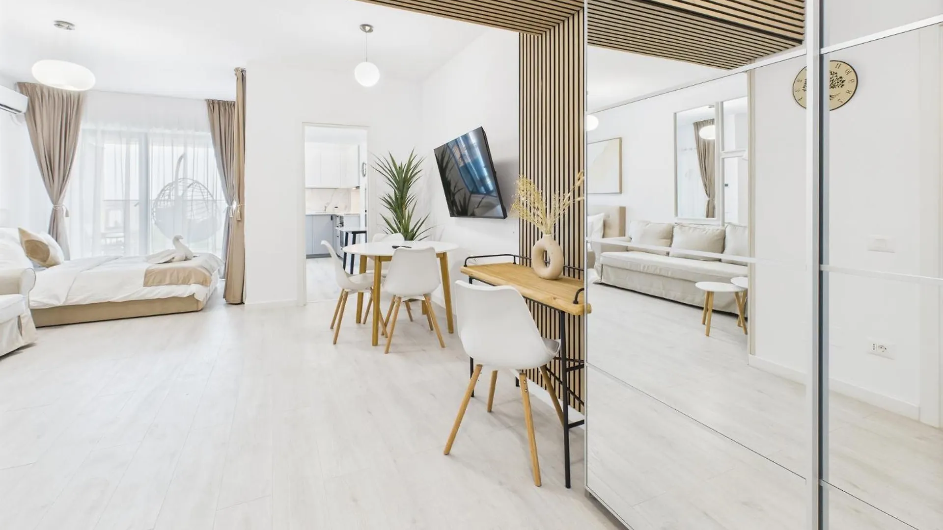 Lujerului Studio Bucureşti 0*,  România